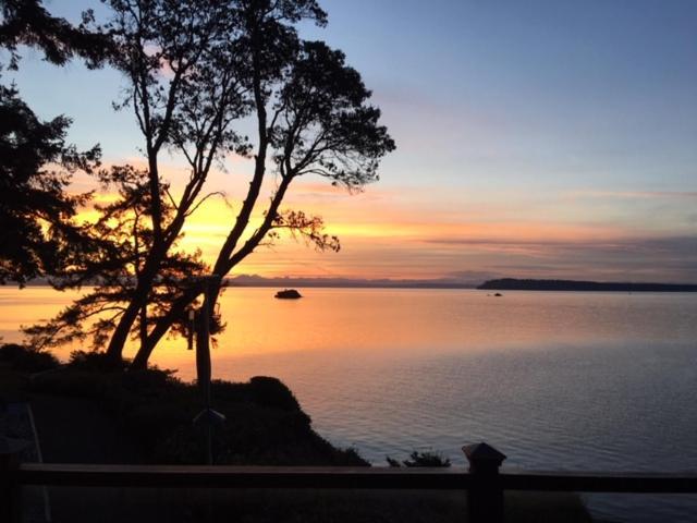Puget Sound Chic Romantic Cottage With Private Beach Access & Gated Entry Port Ludlow Exteriér fotografie