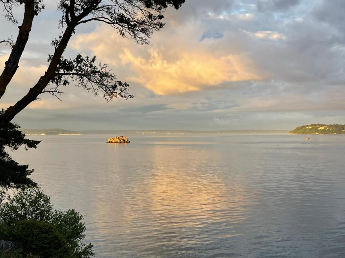 Puget Sound Chic Romantic Cottage With Private Beach Access & Gated Entry Port Ludlow Exteriér fotografie